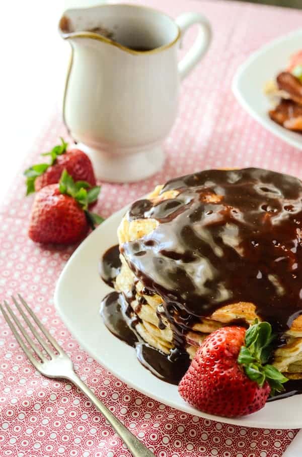 #KeepItEasy Weekly Meal Plan - Strawberry Pancakes with Nutella Syrup 